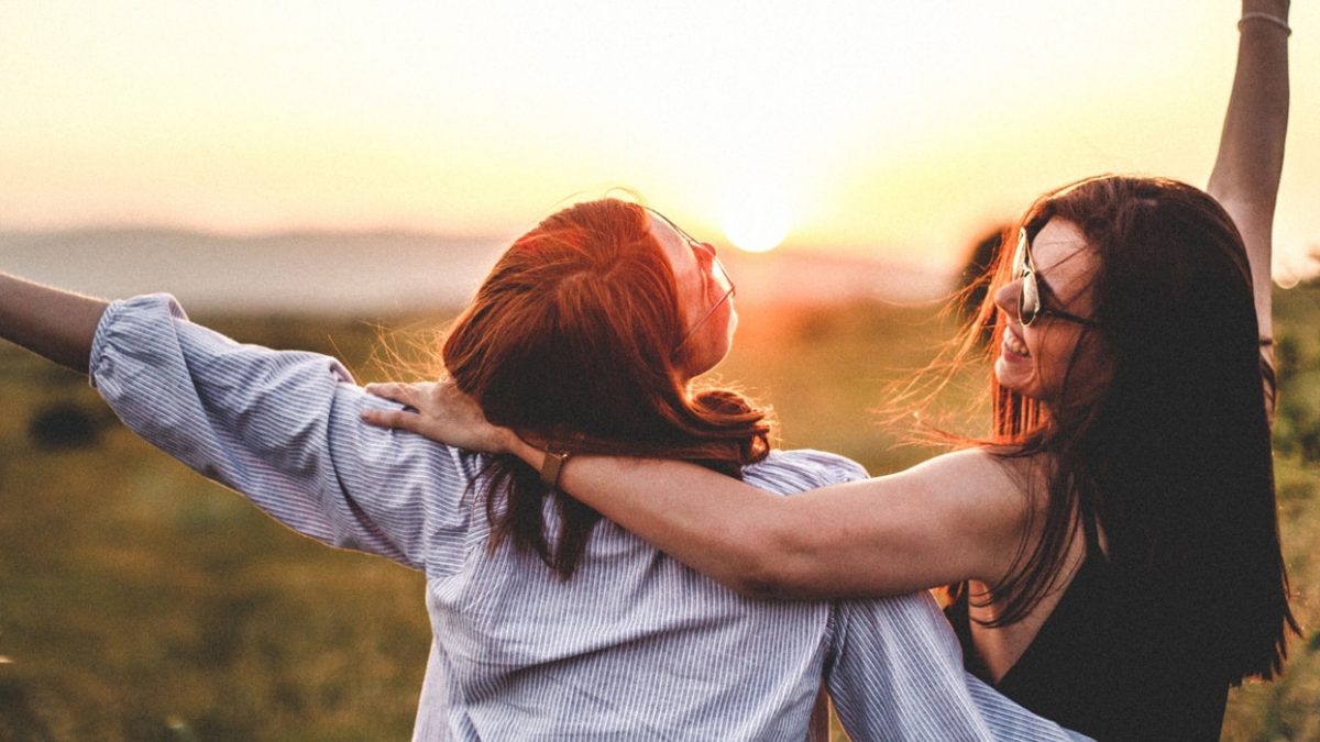 Ist eine Hyaluronsäure&shy;behandlung im Sommer möglich?